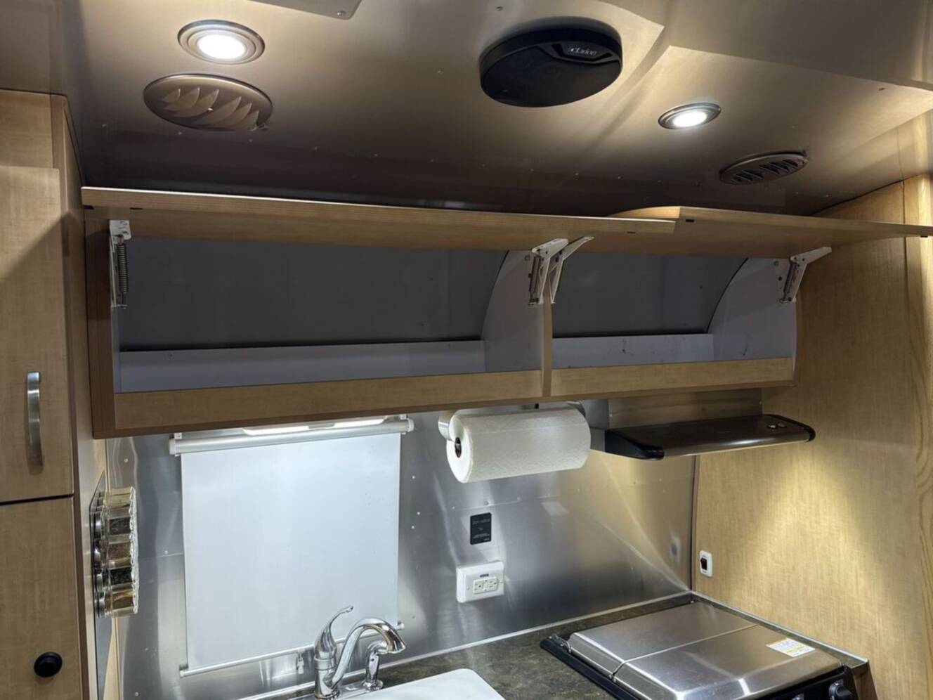 A photo of this 2017 Airstream Flying Cloud 23FB