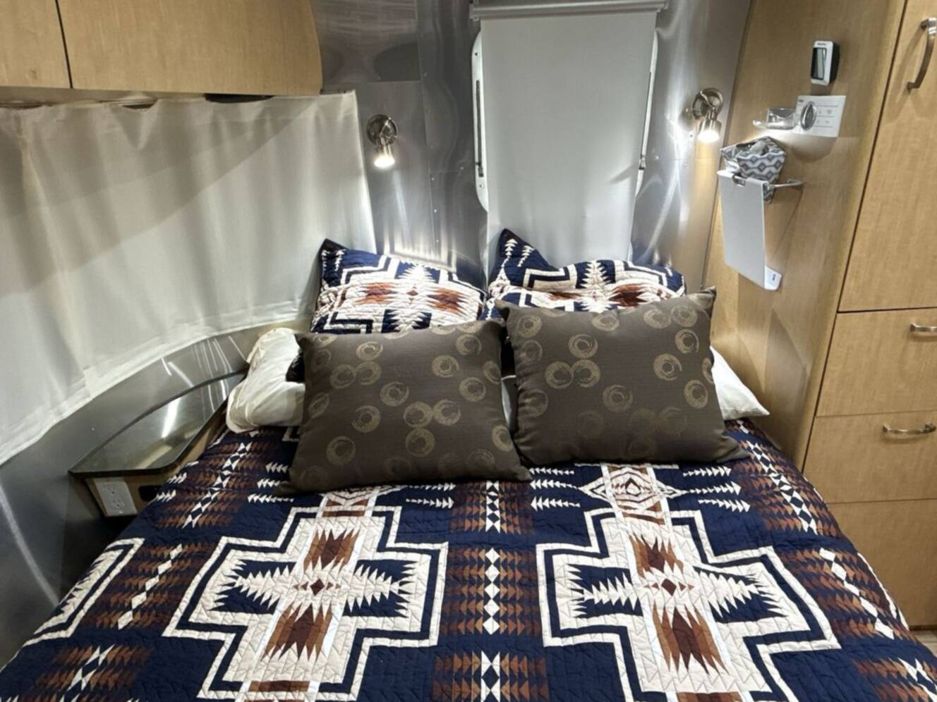 A photo of this 2017 Airstream Flying Cloud 23FB