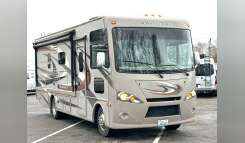 2015 Thor Motor Coach Hurricane 27K RV