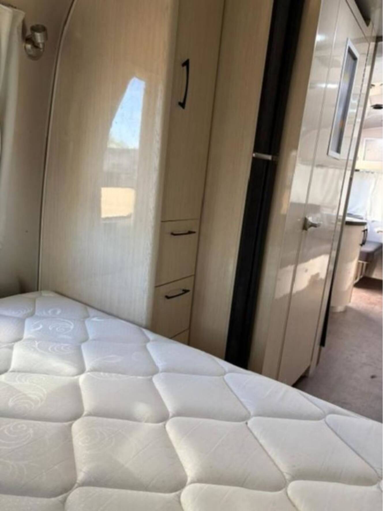 A photo of this 2018 Airstream International Serenity 25RB
