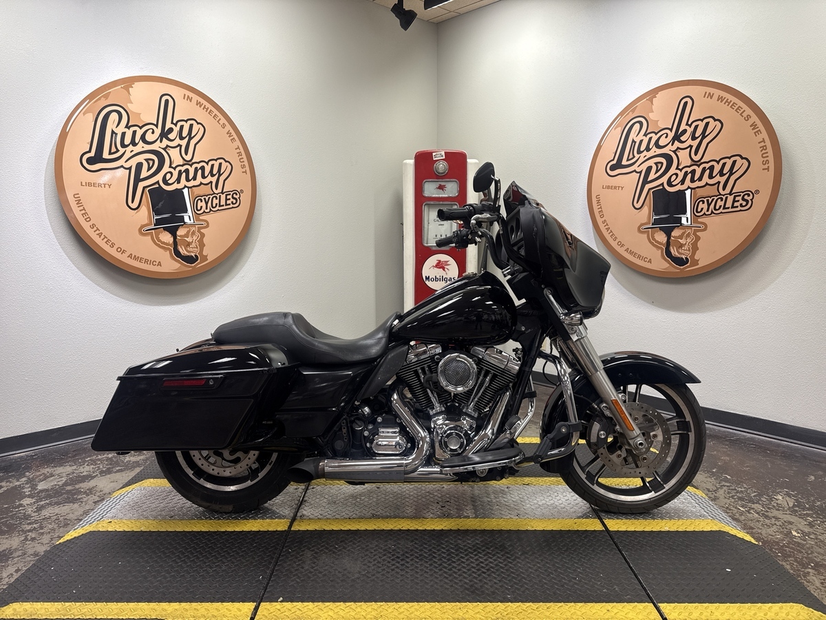 2014 Harley-Davidson STREET GLIDE in Bedford, TX