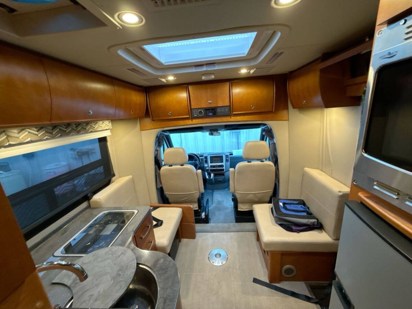 A photo of this 2016 Leisure Travel Unity 24TB