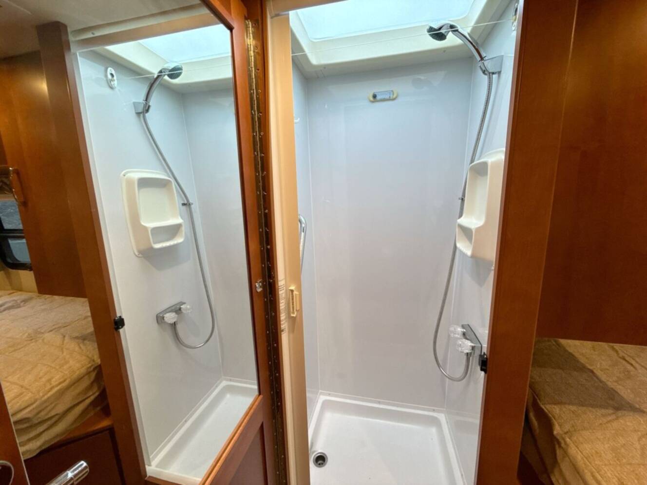 A photo of this 2016 Leisure Travel Unity 24TB