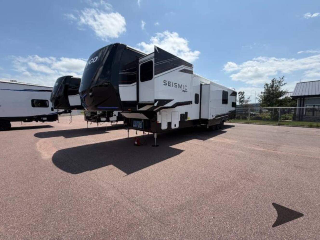 A photo of this 2027 Jayco Seismic 395