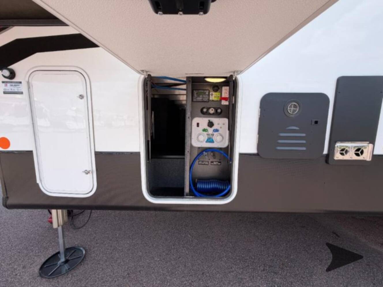 A photo of this 2027 Jayco Seismic 395