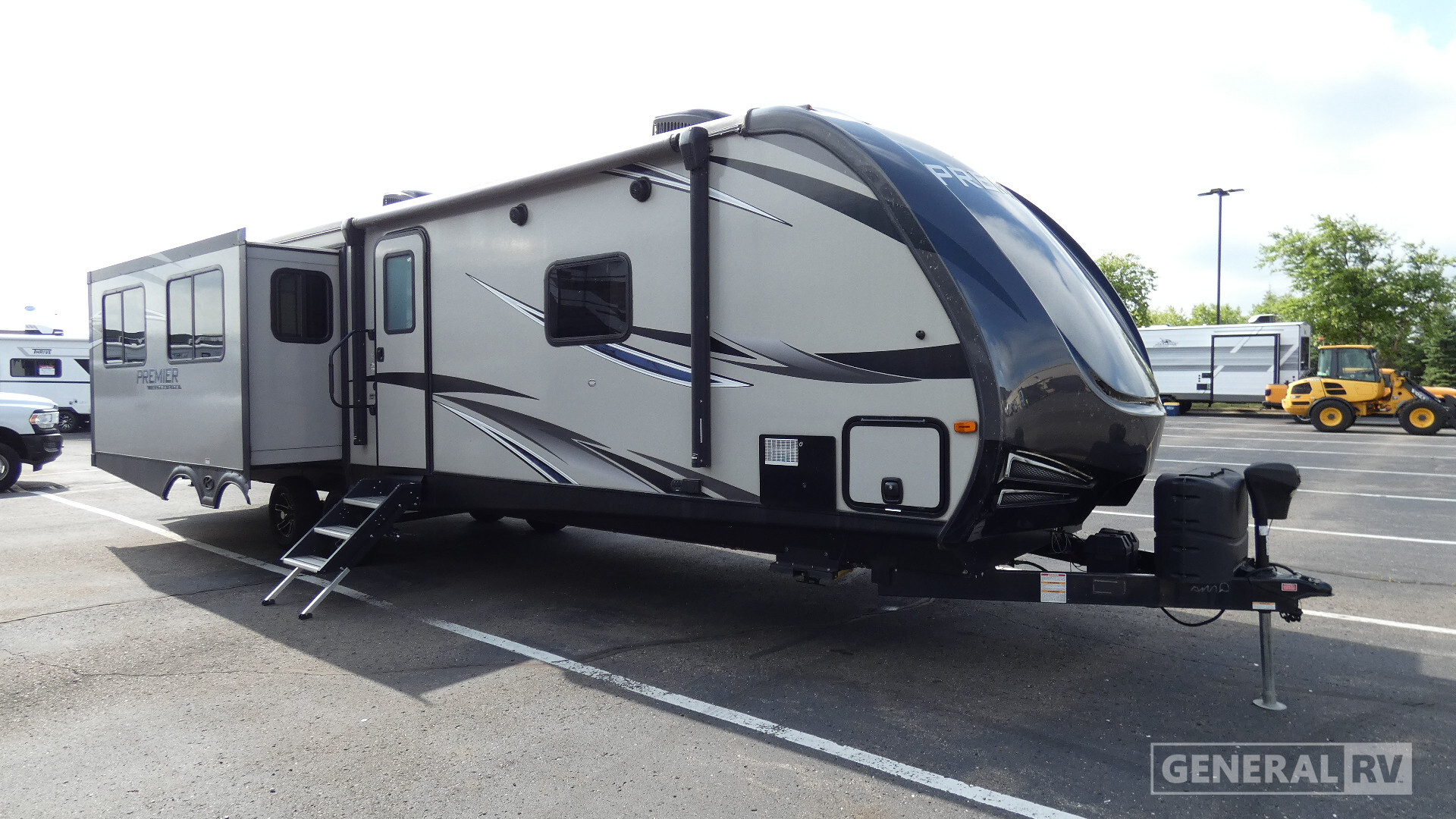 2020 Keystone Premier Ultra Lite 34RIPR in wixom MI