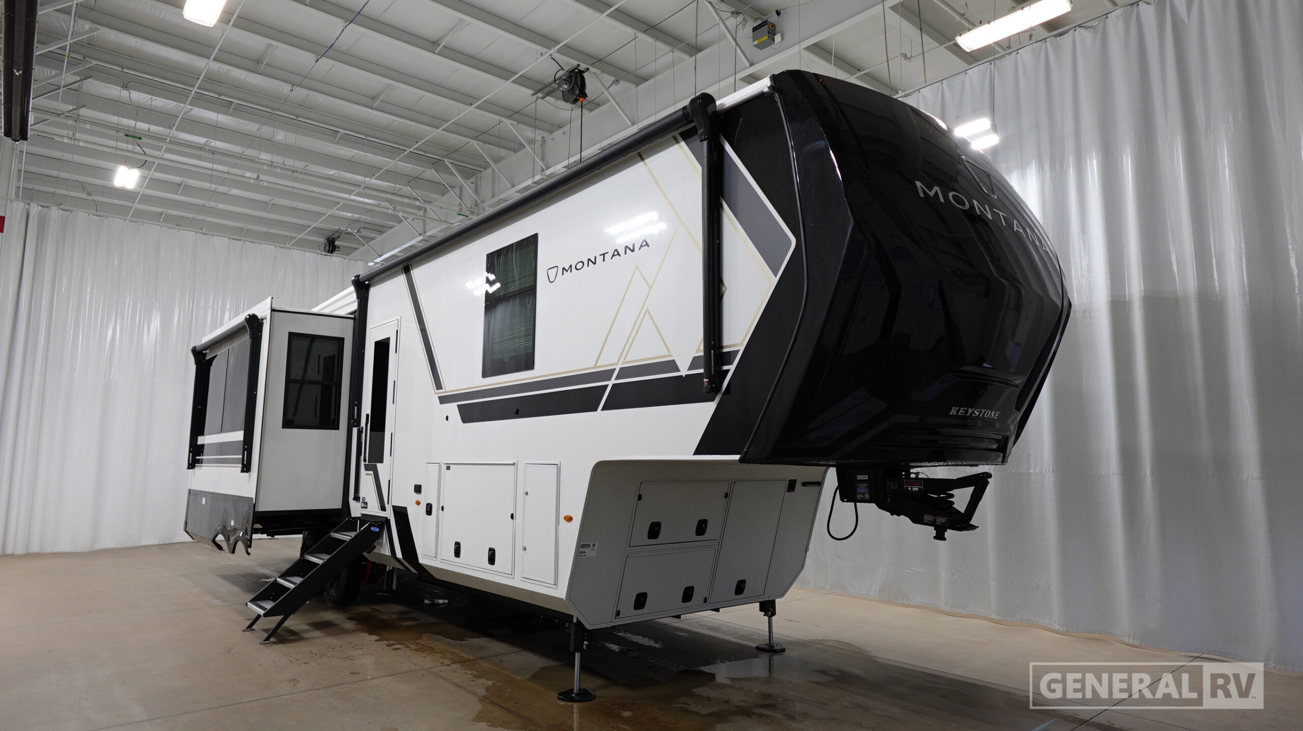 2027 Keystone MONTANA 3100RL in north canton OH