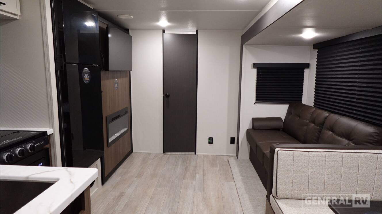 A photo of this 2027 Prime Time Rv AVENGER 25RBS