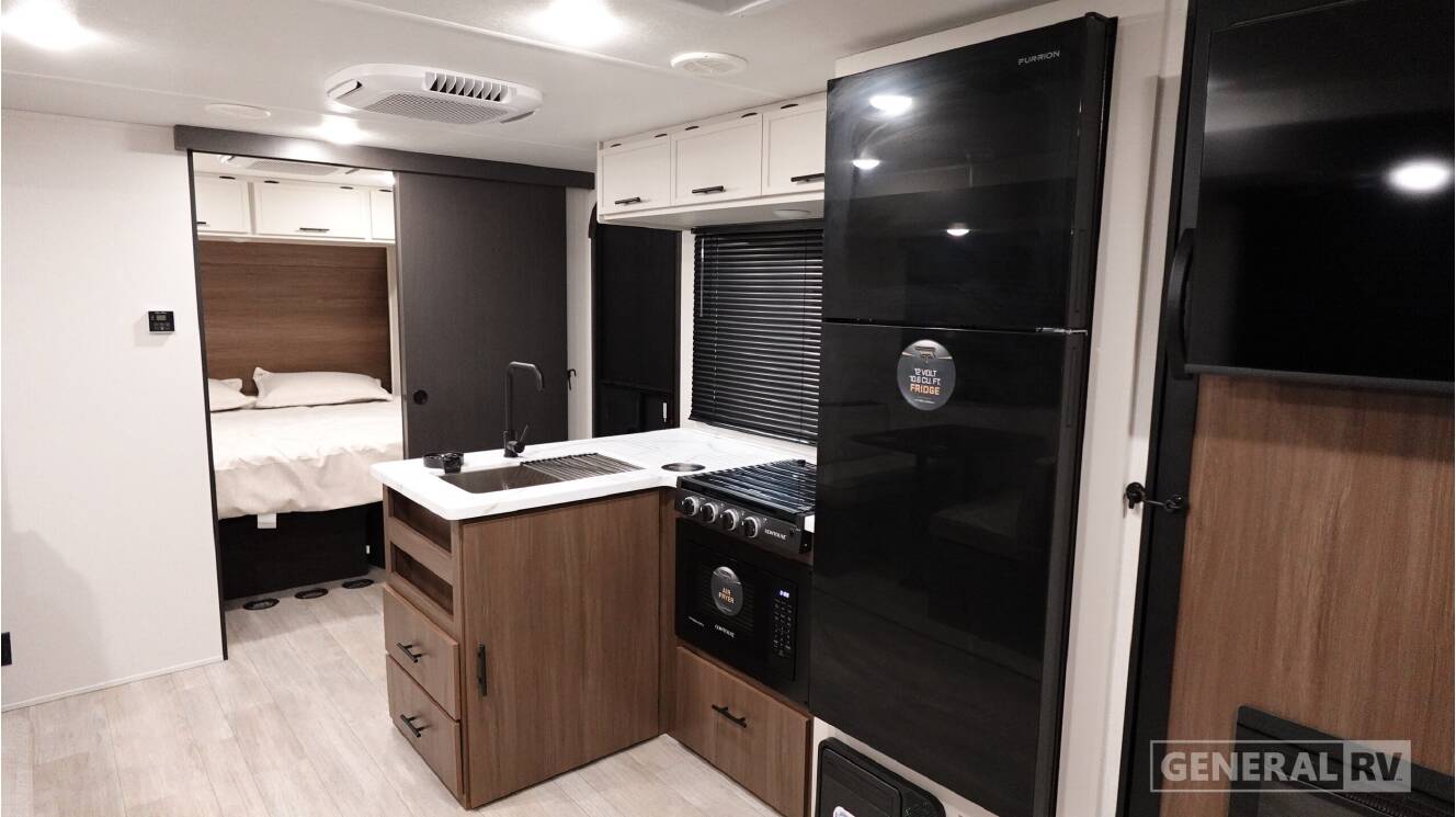 A photo of this 2027 Prime Time Rv AVENGER 25RBS