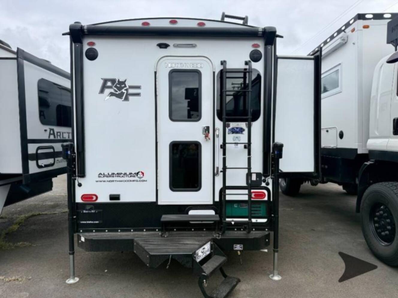 A photo of this 2027 Northwood Arctic Fox 990