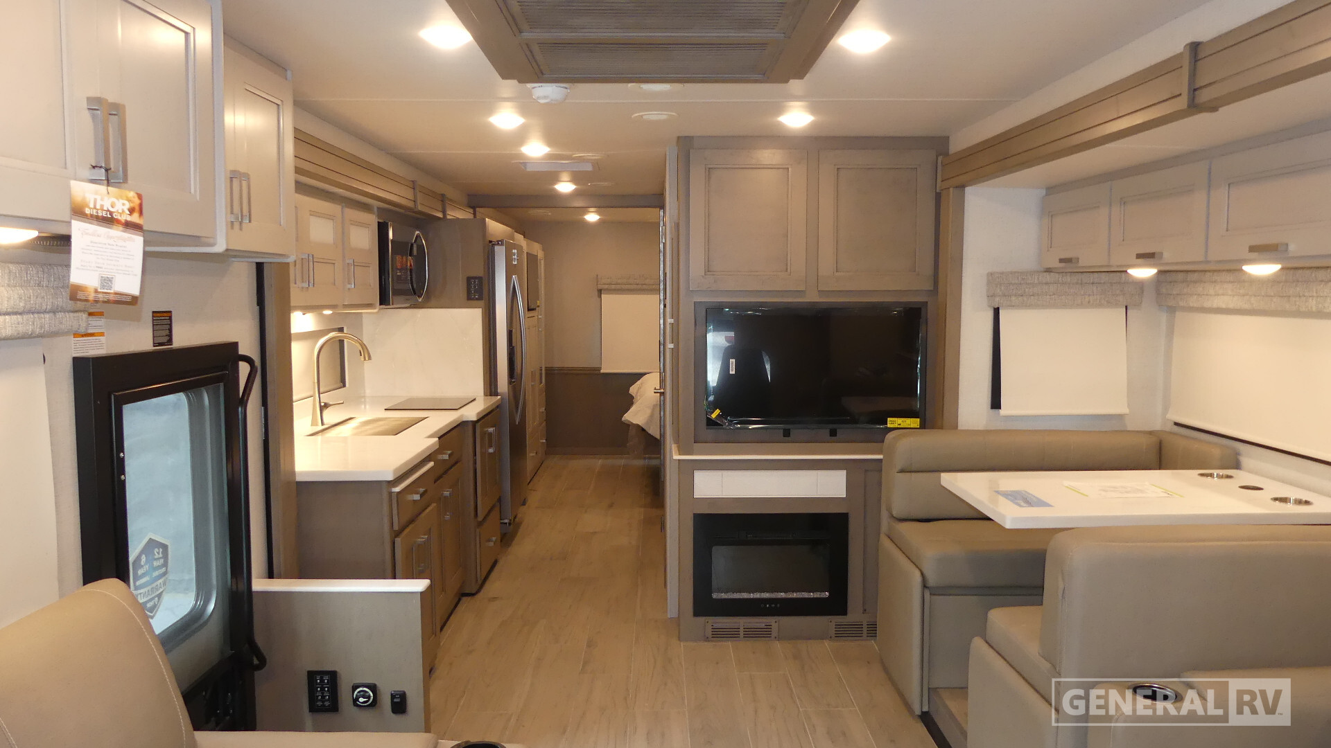 2027 Thor Motor Coach PASADENA SV 38FX in fort myers FL