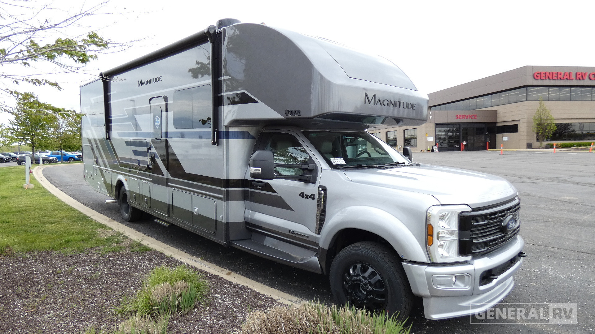 2027 Thor Motor Coach Magnitude Grand L35 in wixom MI