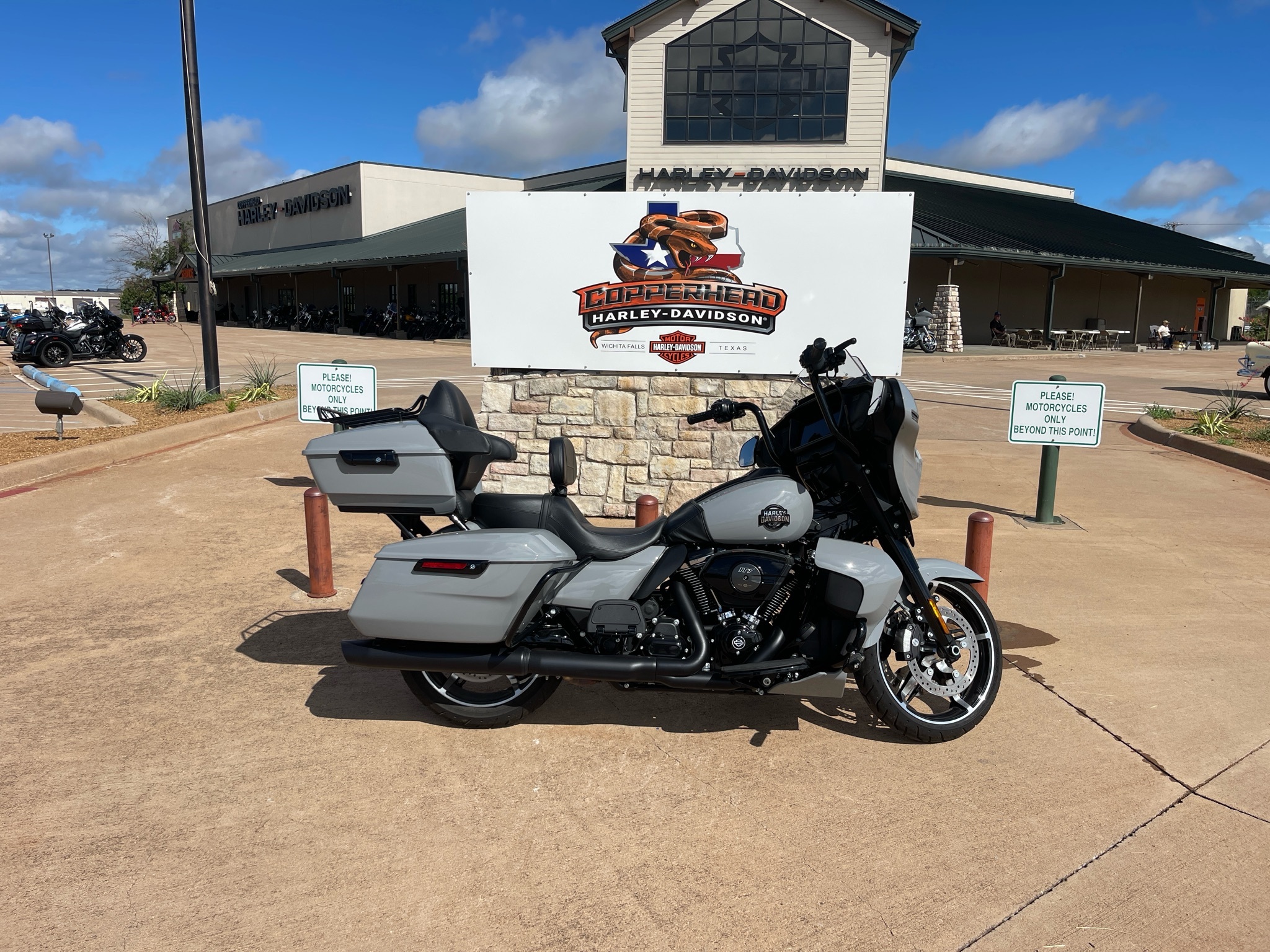2025 Harley-Davidson Street Glide® Ultra BASE in Wichita Falls, TX