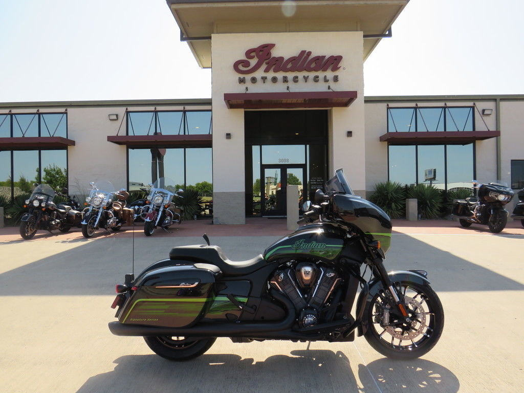 2026 Indian Motorcycle® Chieftain PowerPlus Dark Horse Signature Series Abyss M DARK HORSE in Fort Worth, TX