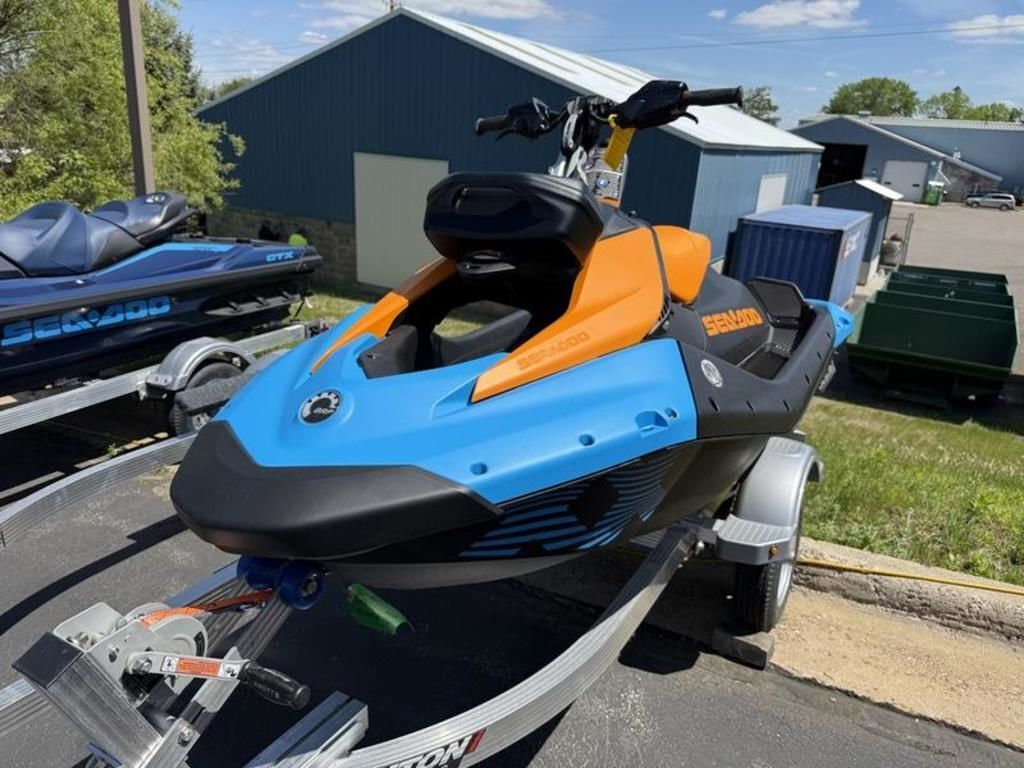 2026 Sea-Doo Spark Trixx for 1 Rotax® 900 ACE - 90 iBR and Au in red wing MN