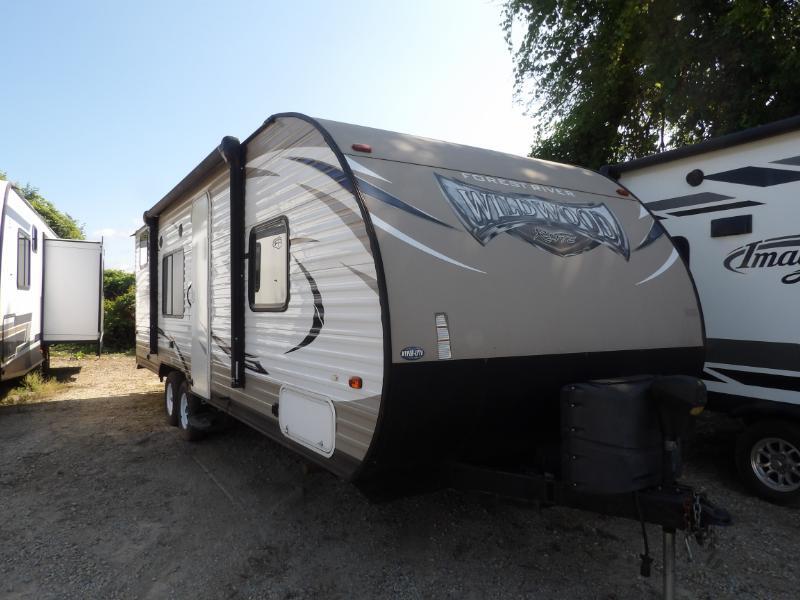2017 Forest River Wildwood X-Lite 261BHXL in janesville WI