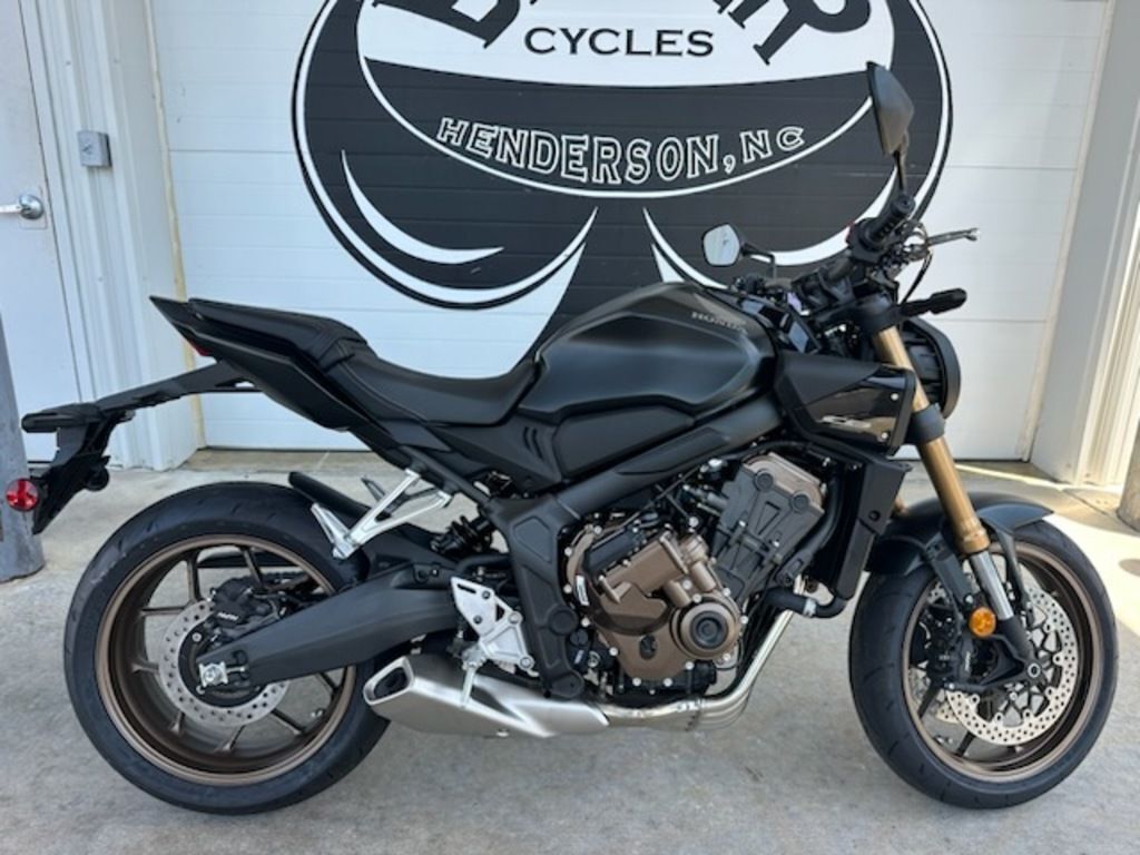 2026 Honda® CB650R E-Clutch BASE in Henderson, NC
