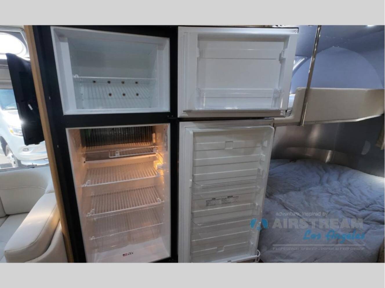 A photo of this 2018 Airstream Flying Cloud 30FB Bunk