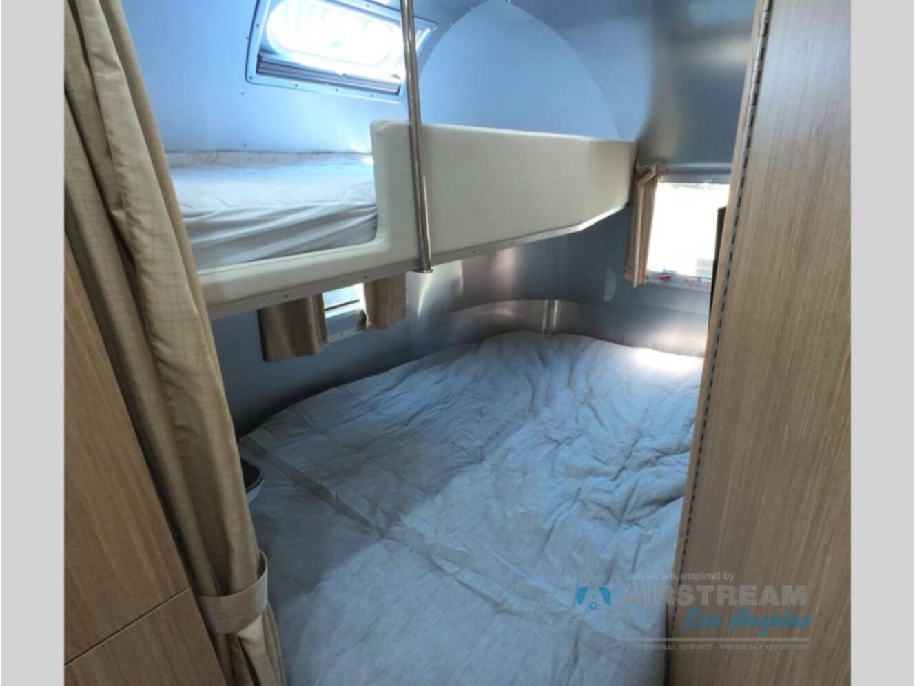 A photo of this 2018 Airstream Flying Cloud 30FB Bunk