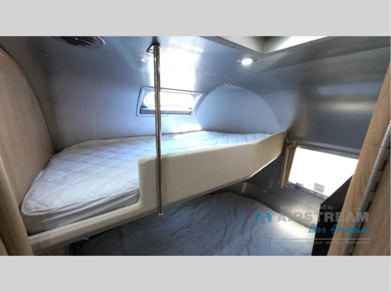 A photo of this 2018 Airstream Flying Cloud 30FB Bunk