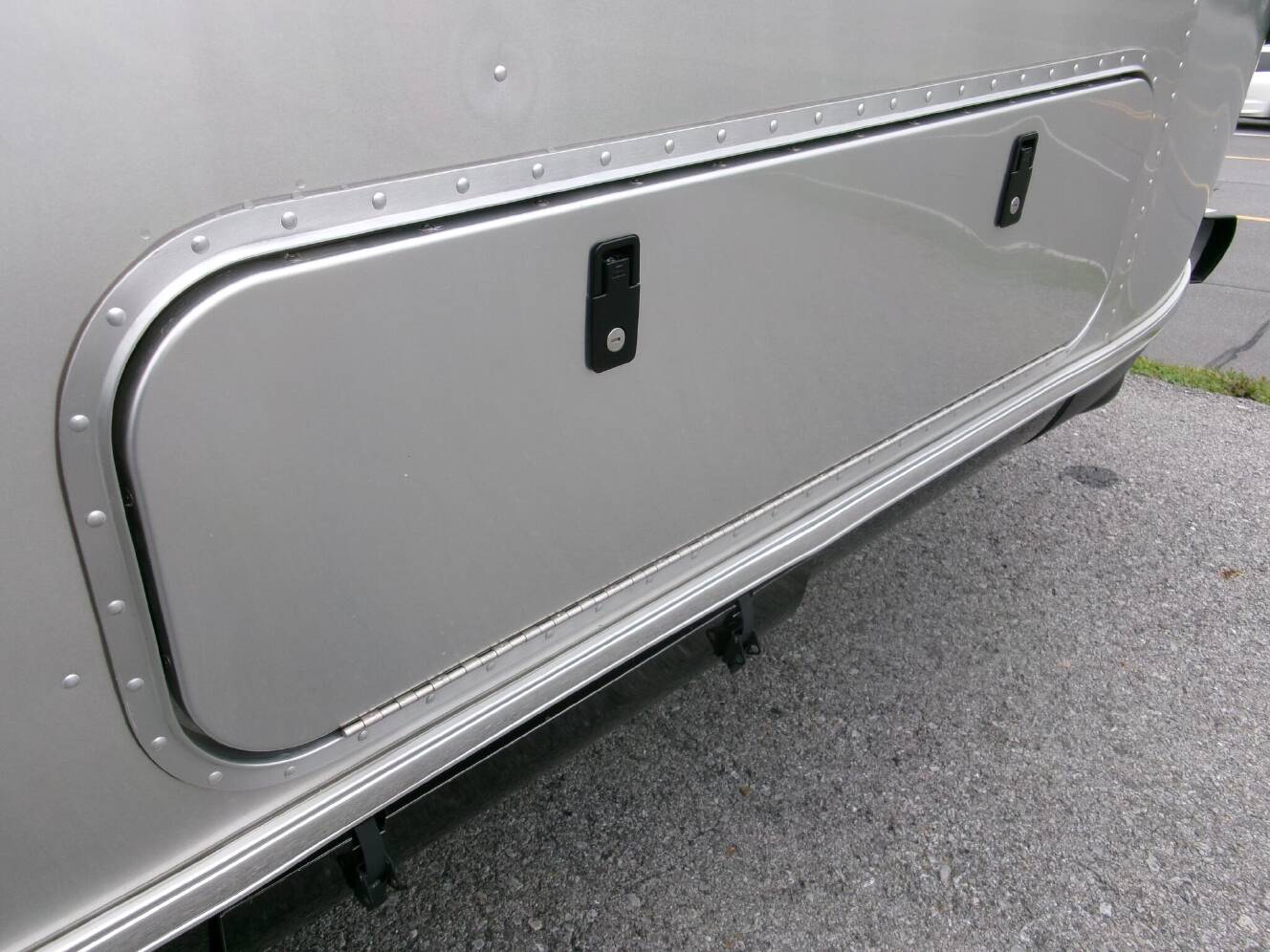 A photo of this 2024 Airstream Classic 30RBT