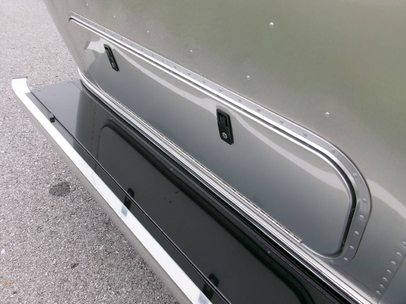 A photo of this 2024 Airstream Classic 30RBT