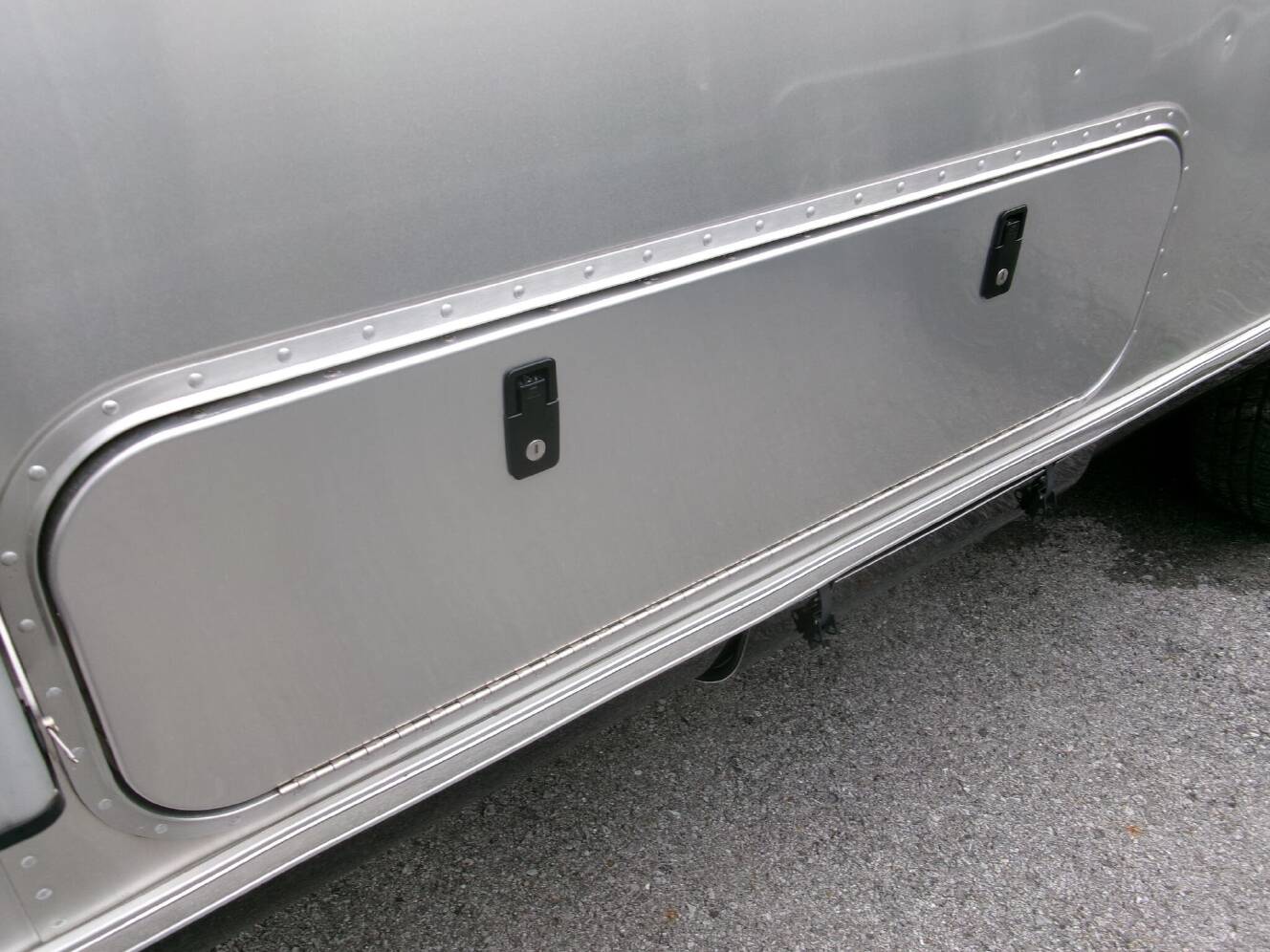 A photo of this 2024 Airstream Classic 30RBT