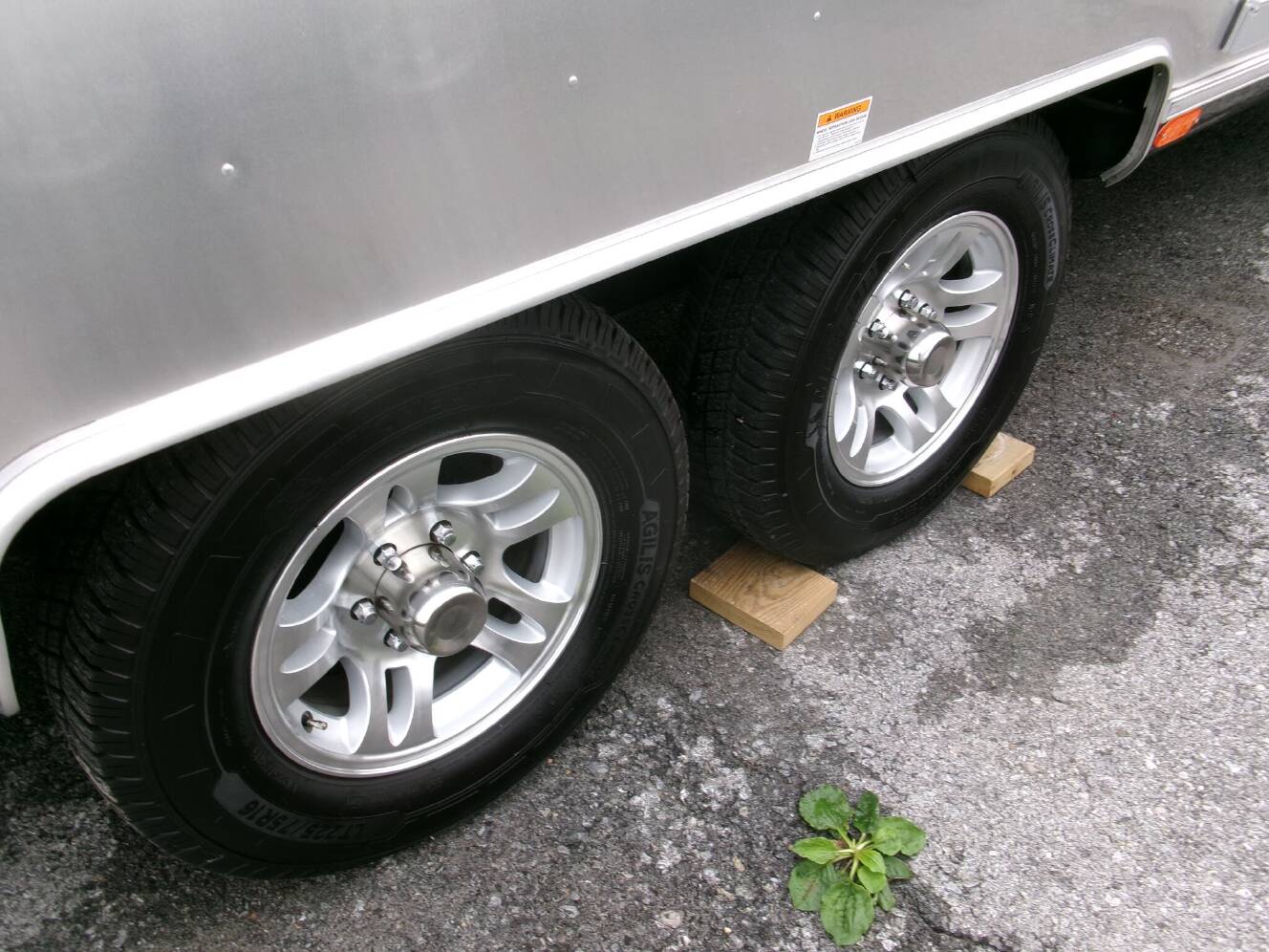 A photo of this 2024 Airstream Classic 30RBT
