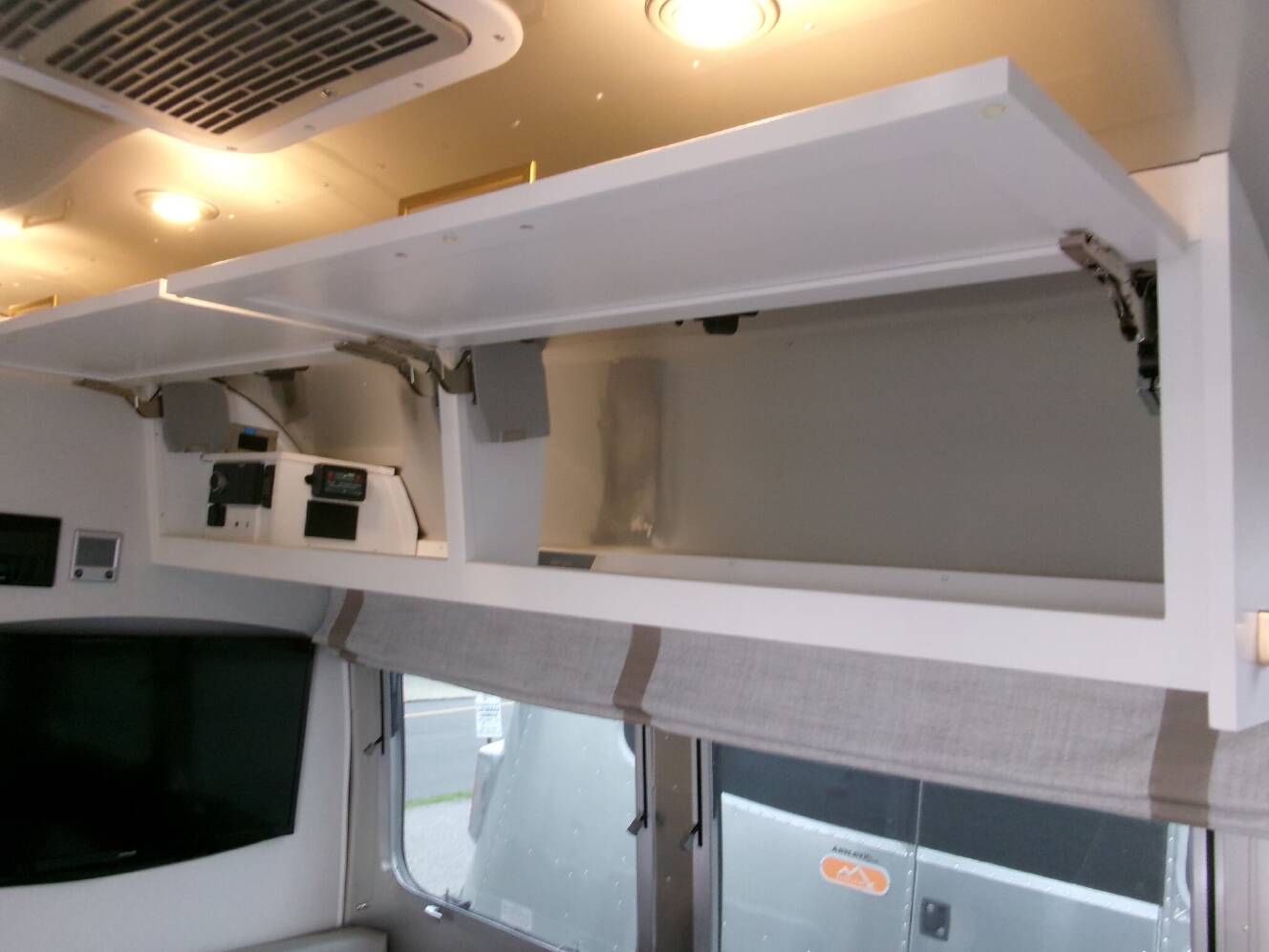 A photo of this 2024 Airstream Classic 30RBT