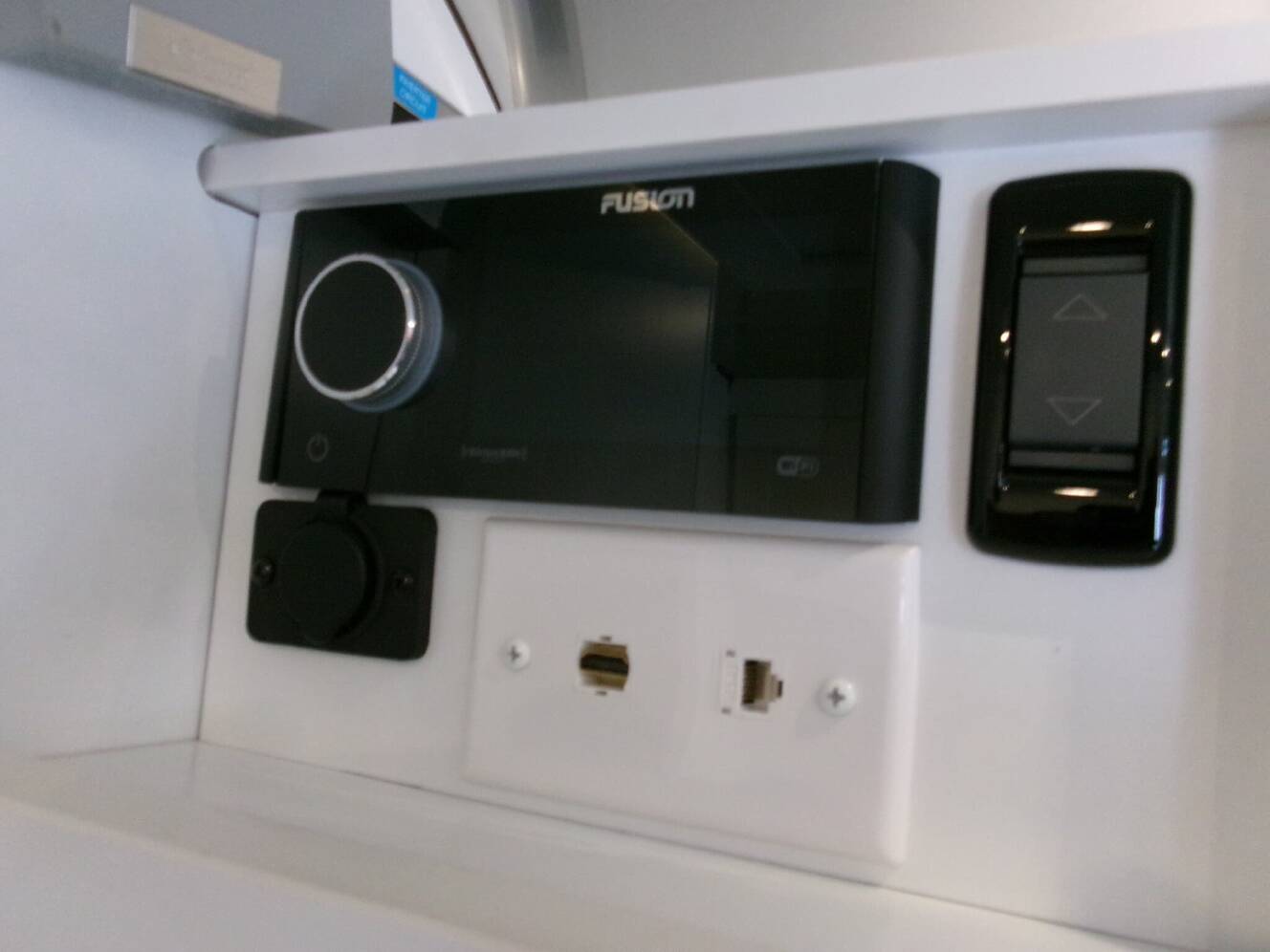 A photo of this 2024 Airstream Classic 30RBT
