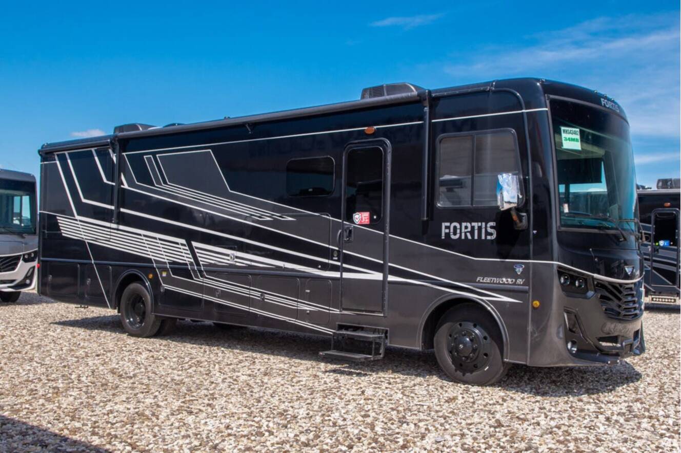 A photo of this 2026 Fleetwood Fortis 34MB