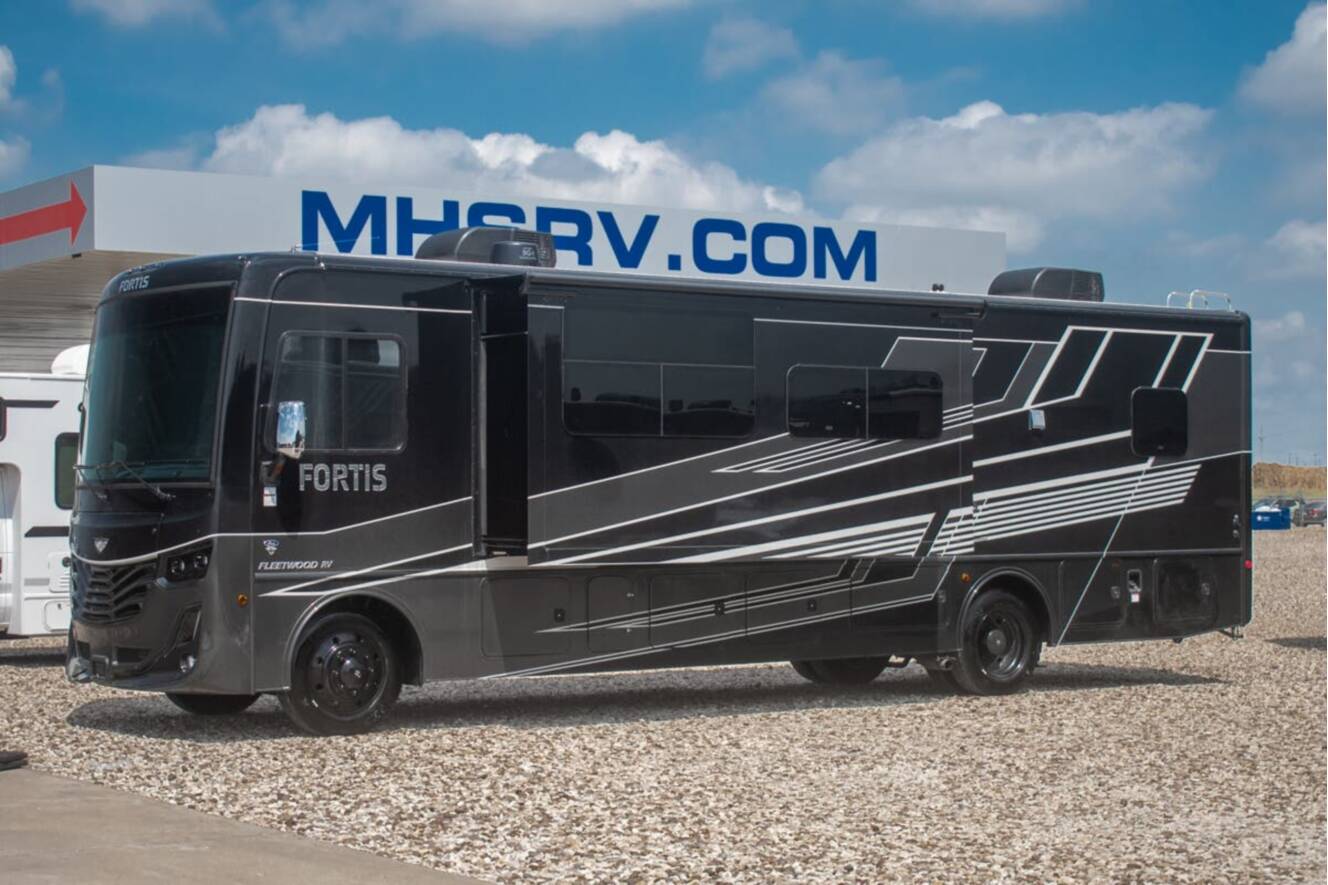 A photo of this 2026 Fleetwood Fortis 34MB