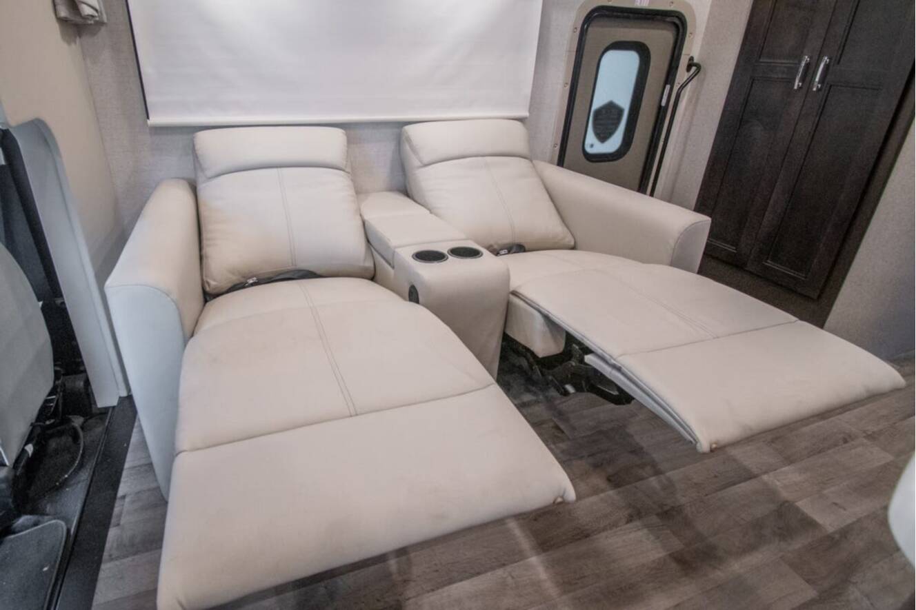 A photo of this 2026 Thor Motor Coach Pasadena 34XG