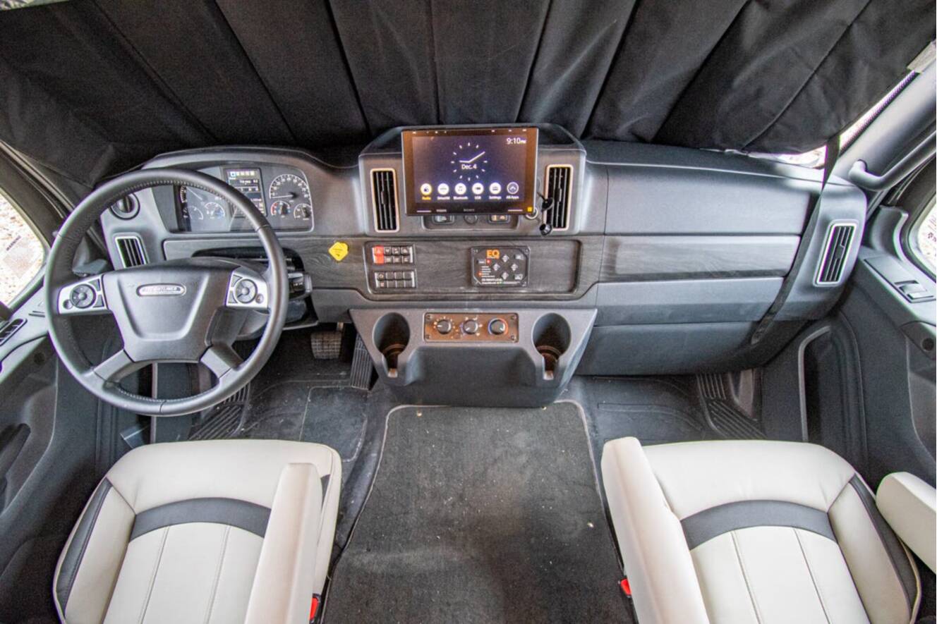 A photo of this 2026 Thor Motor Coach Pasadena 34XG