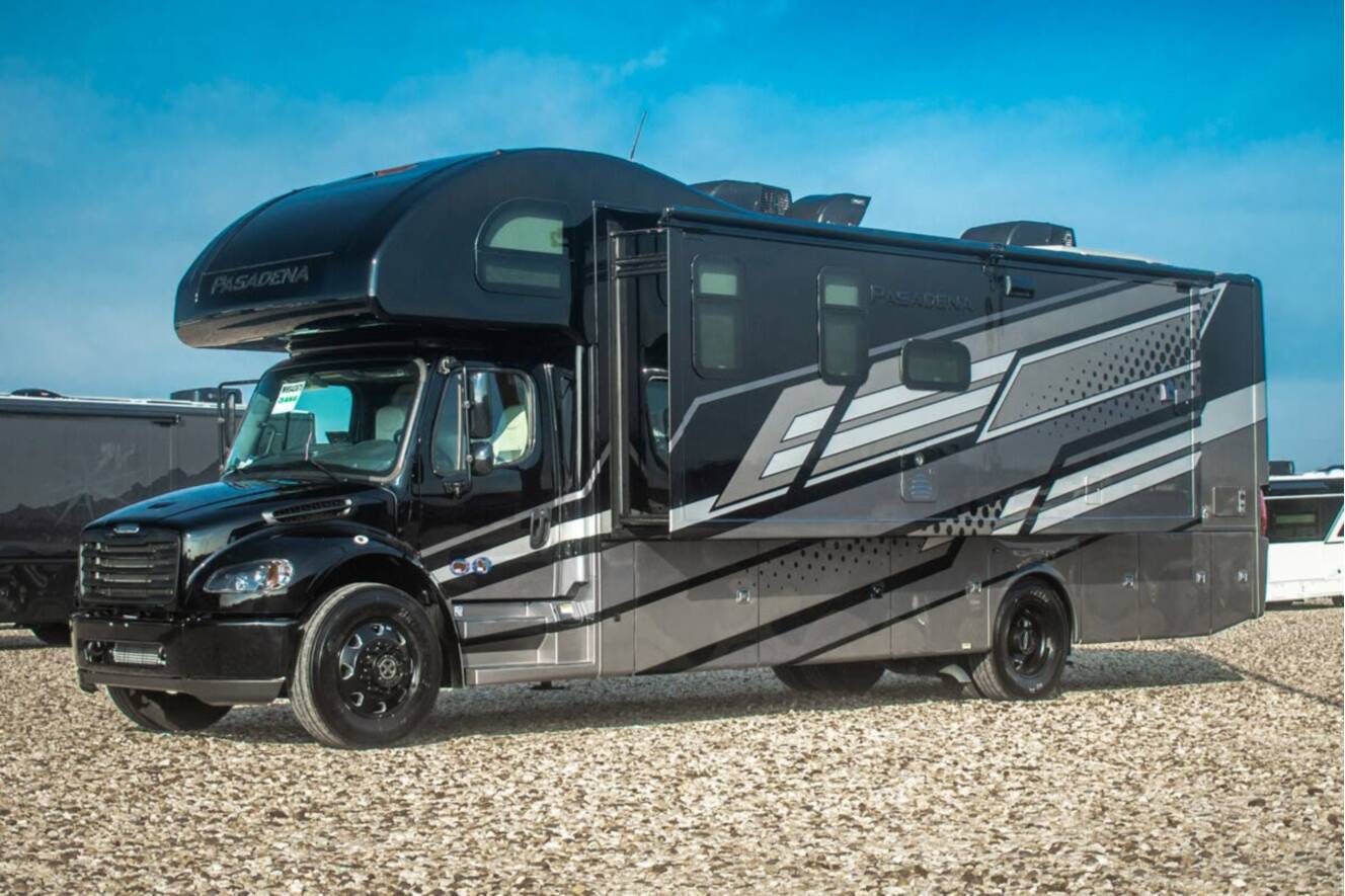 A photo of this 2026 Thor Motor Coach Pasadena 34XG