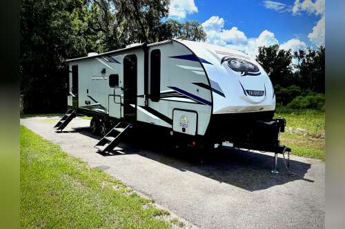 2022 Forest River Cherokee Alpha Wolf 26DBH-L in ocala FL