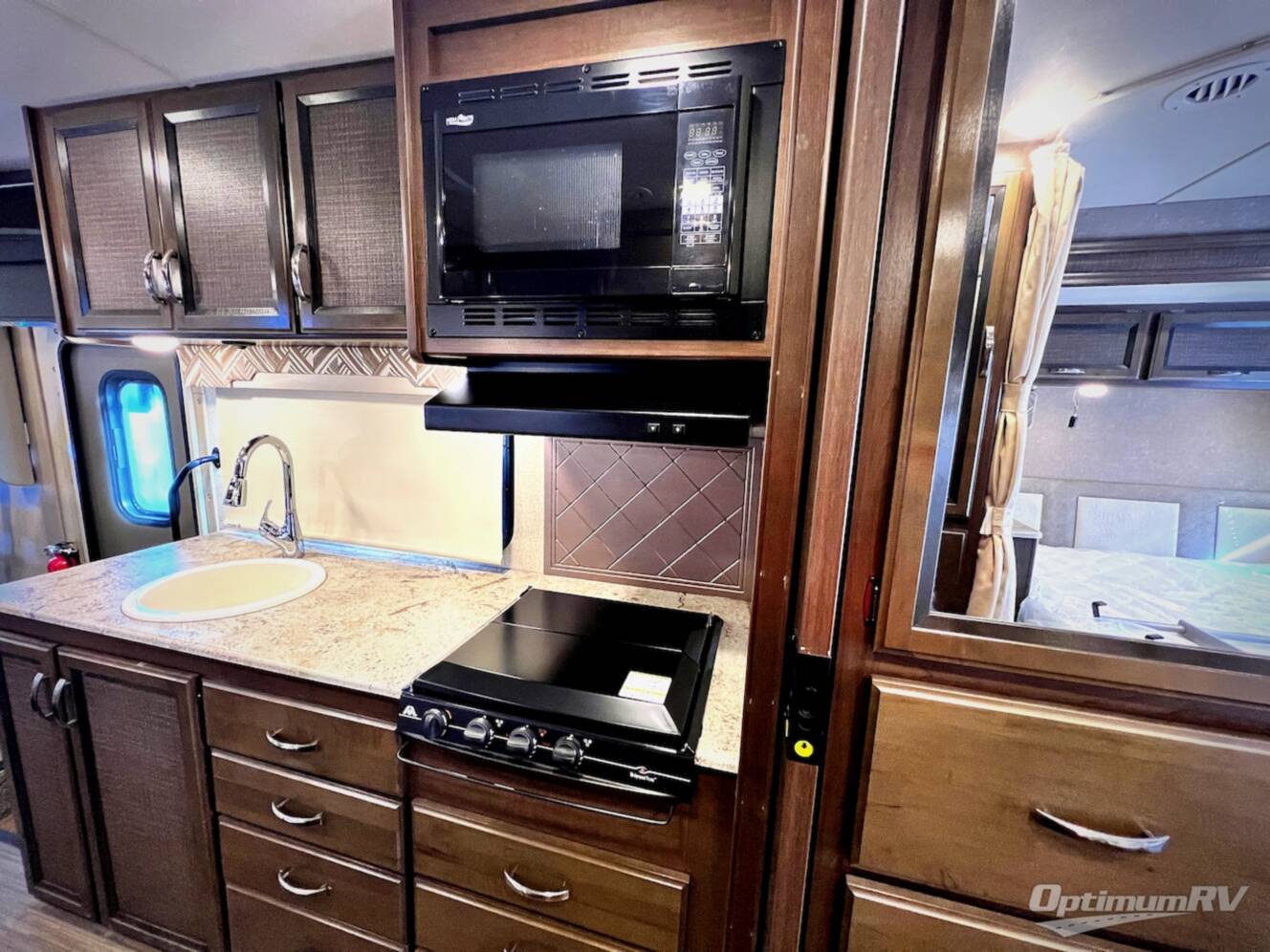 A photo of this 2017 Thor Axis 25.3
