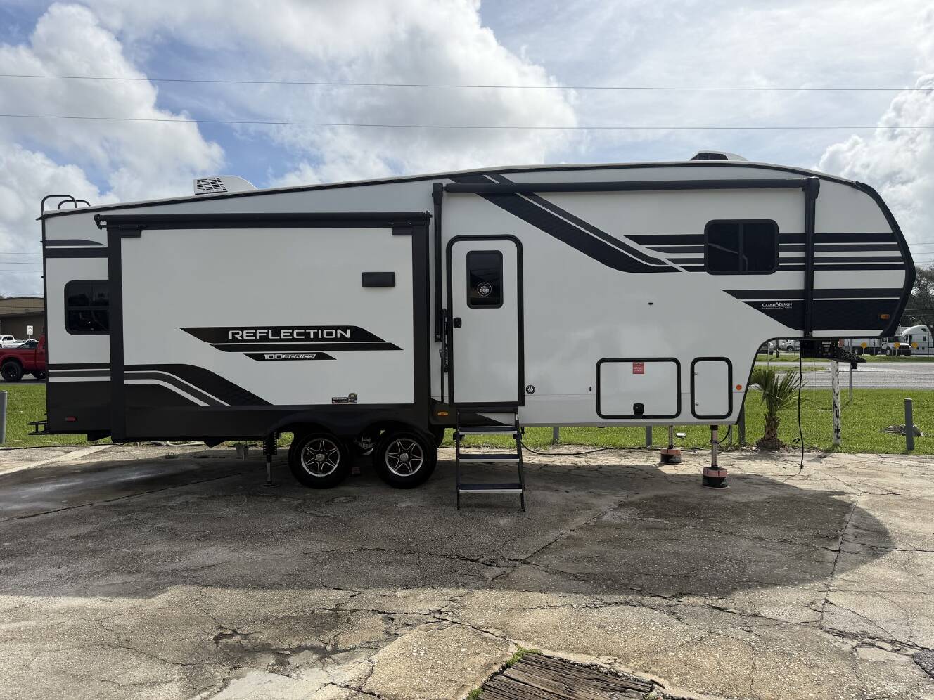 A photo of this 2026 Grand Design Reflection 100 Series 28RL