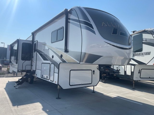 2022 Alliance Paradigm 310RL in frederick CO
