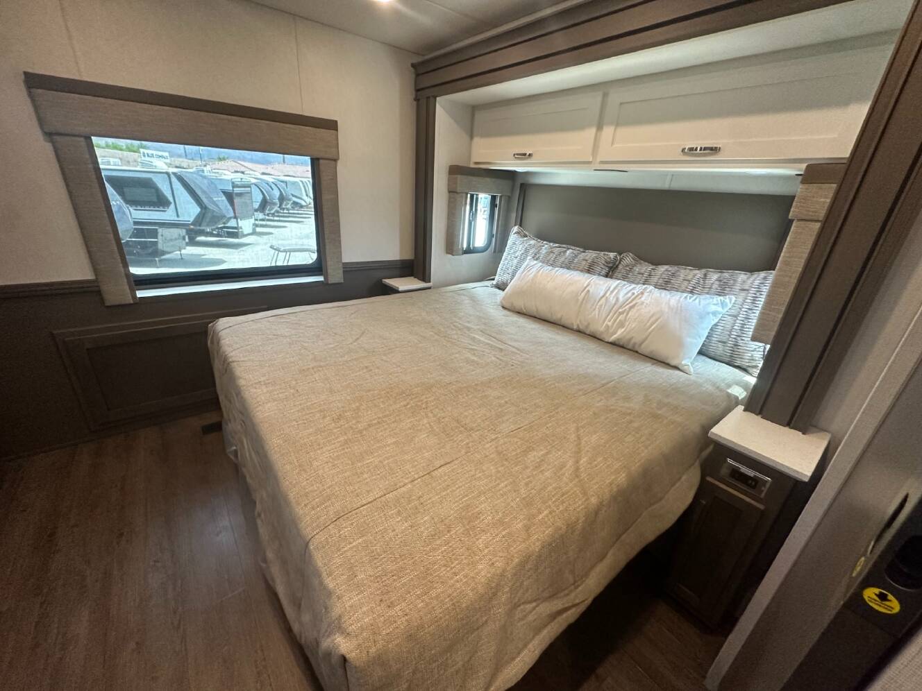A photo of this 2027 Newmar Bay Star 3626