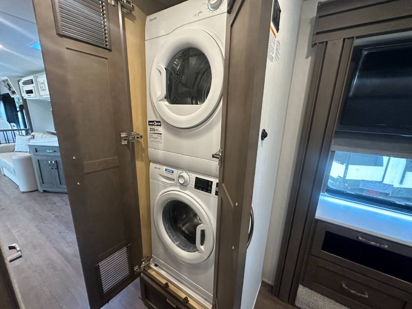 A photo of this 2027 Newmar Bay Star 3626