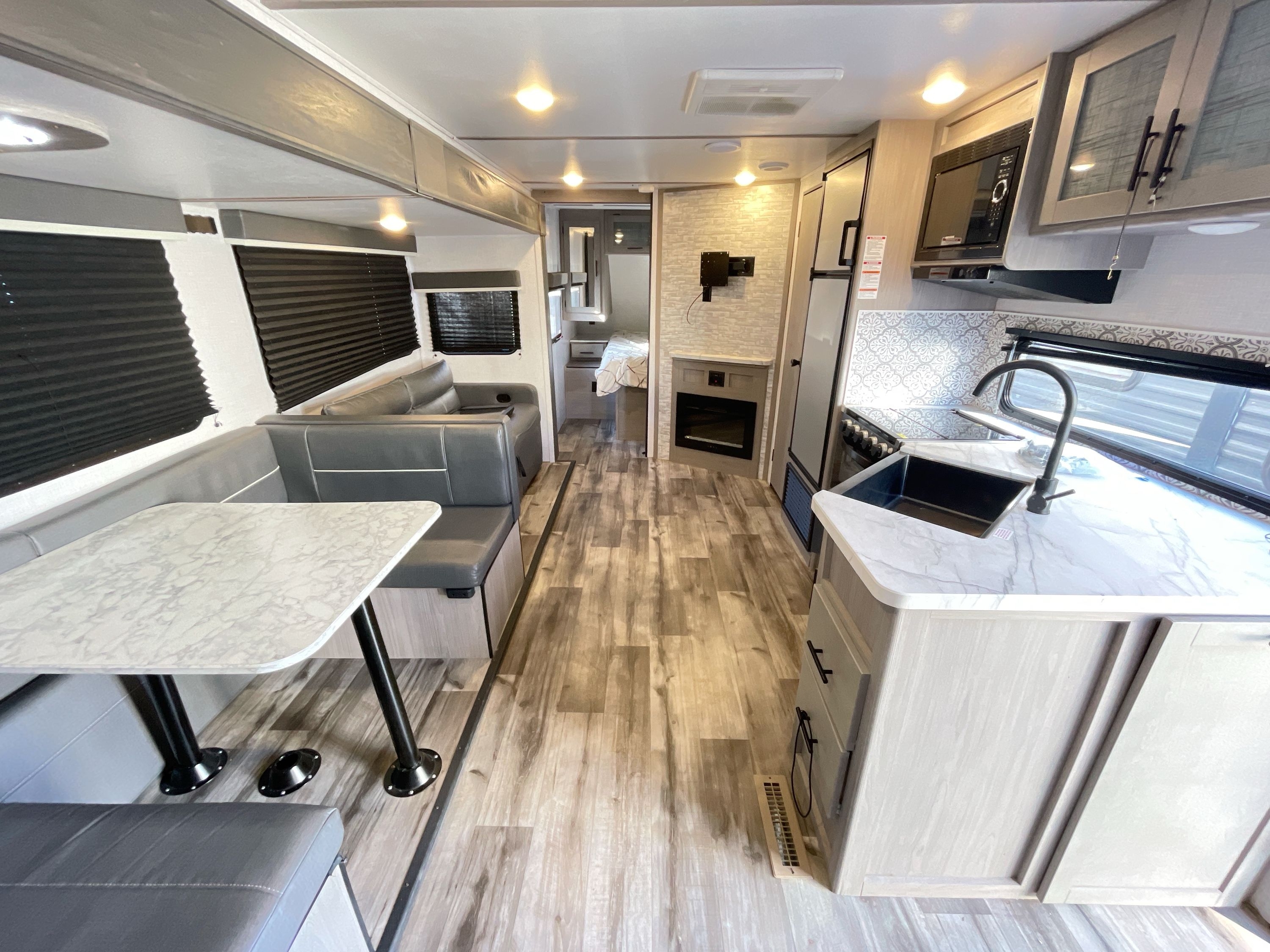 2022 Coleman COLEMAN LIGHT 2755BH in lakewood NJ