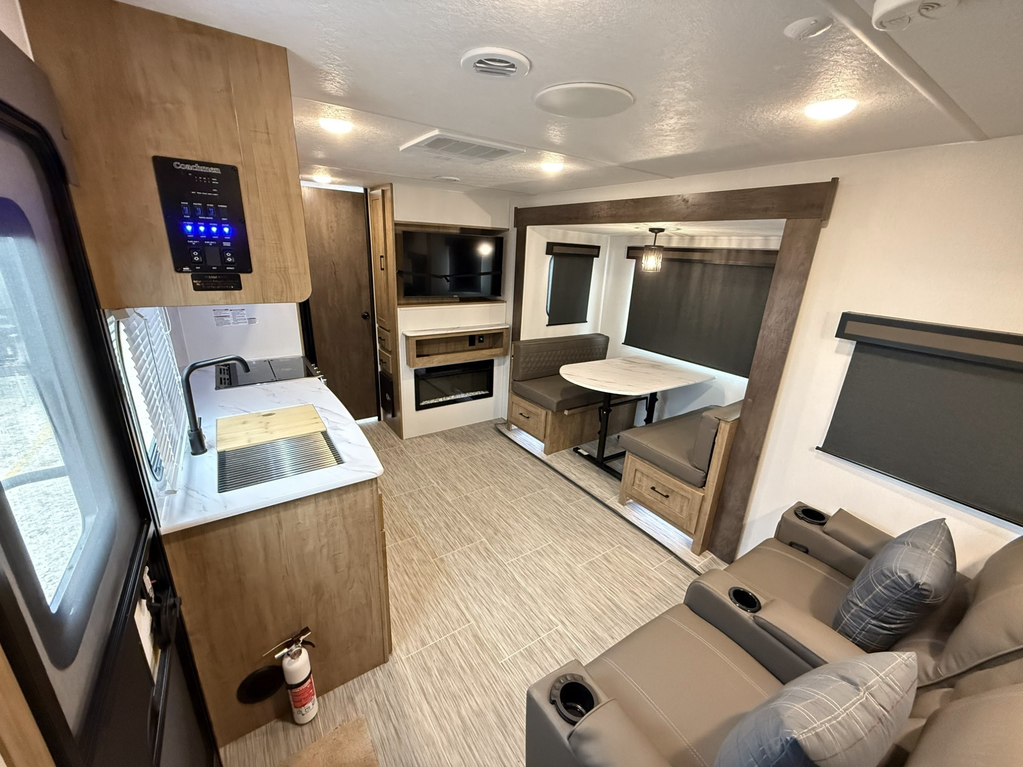 2024 Coachmen FREEDOM EXPRESS ULTRA LITE 252RBS in hanover PA
