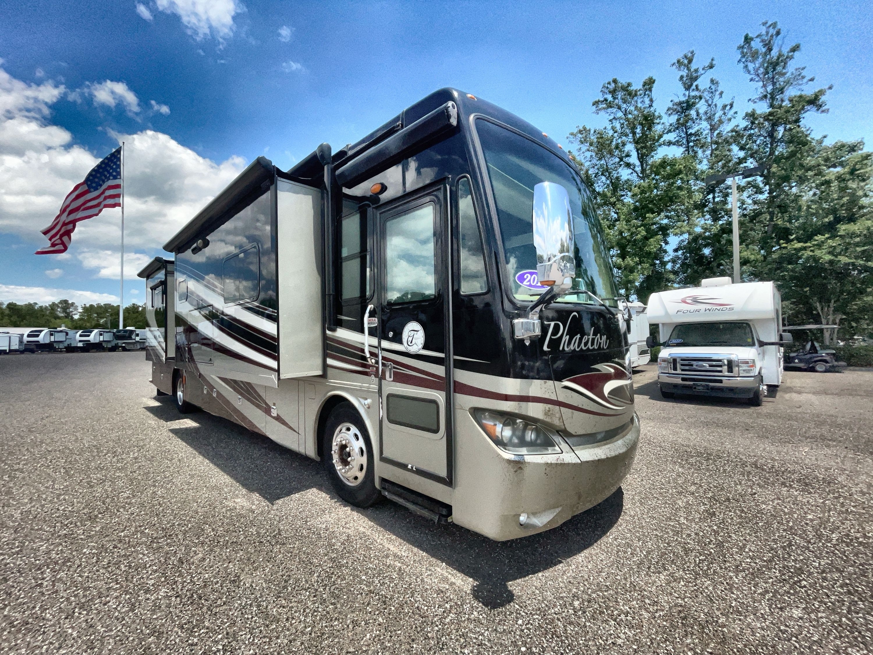 2014 Tiffin PHAETON 40QBH RV