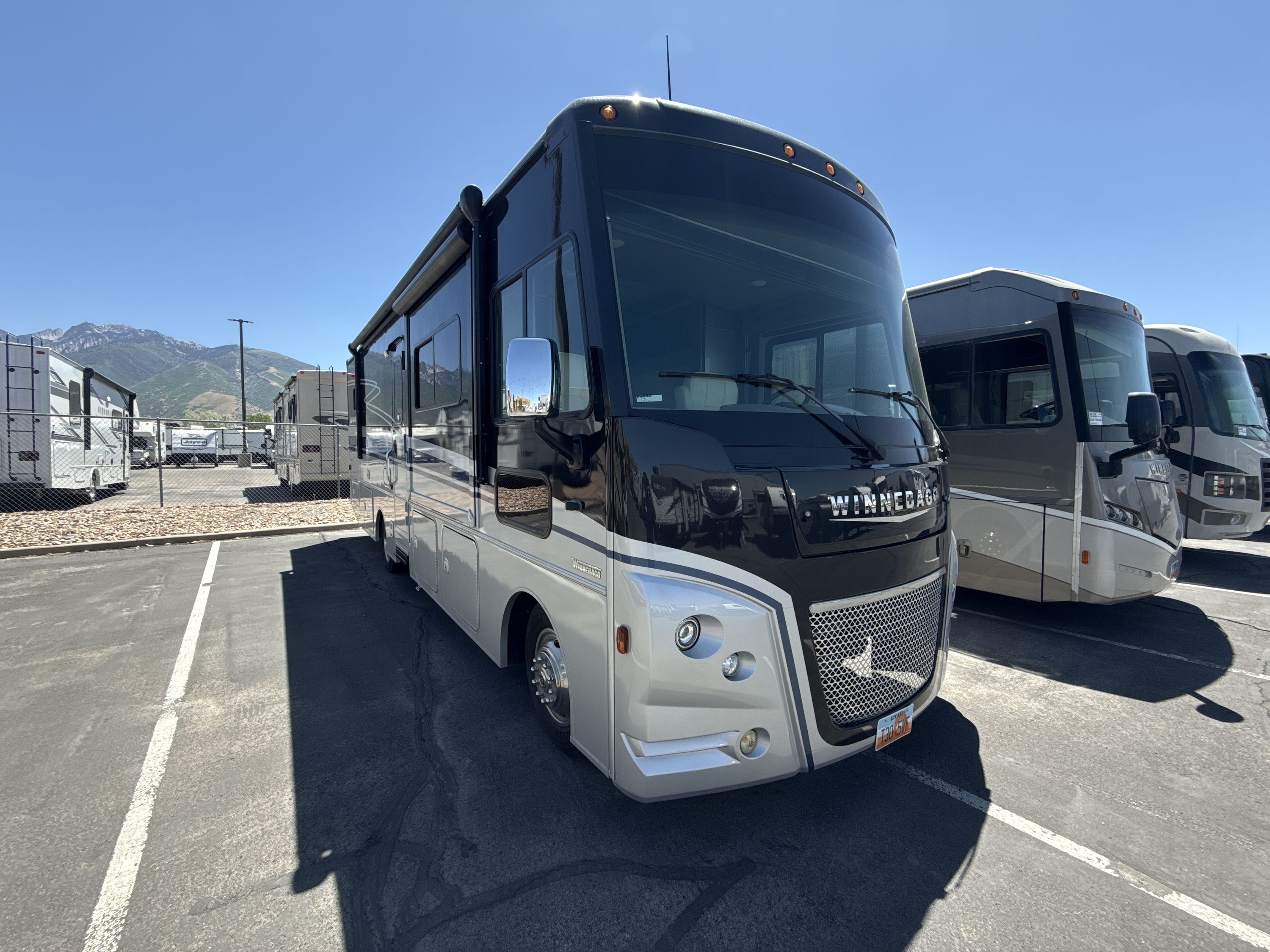 2022 Winnebago ADVENTURER 30T in kaysville UT