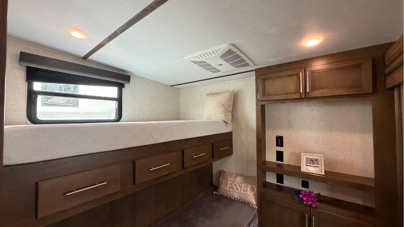 A photo of this 2021 Keystone COUGAR 32BHS