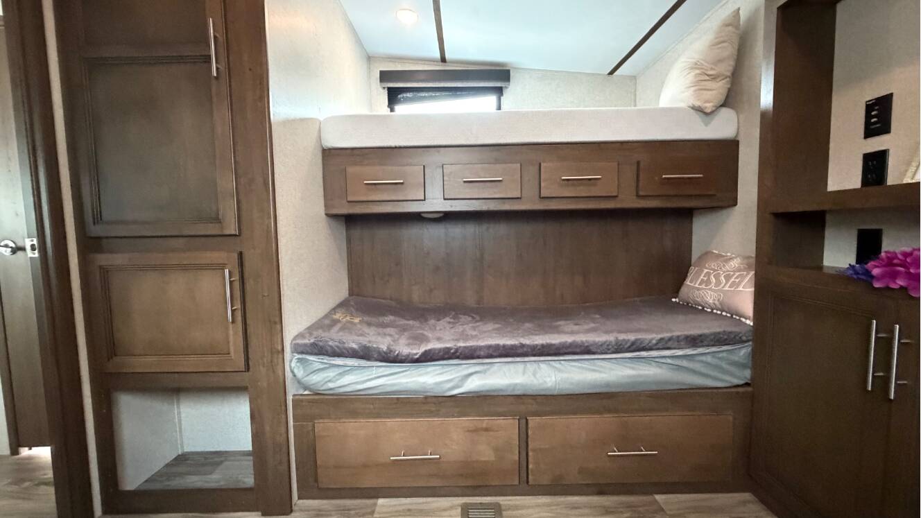 A photo of this 2021 Keystone COUGAR 32BHS