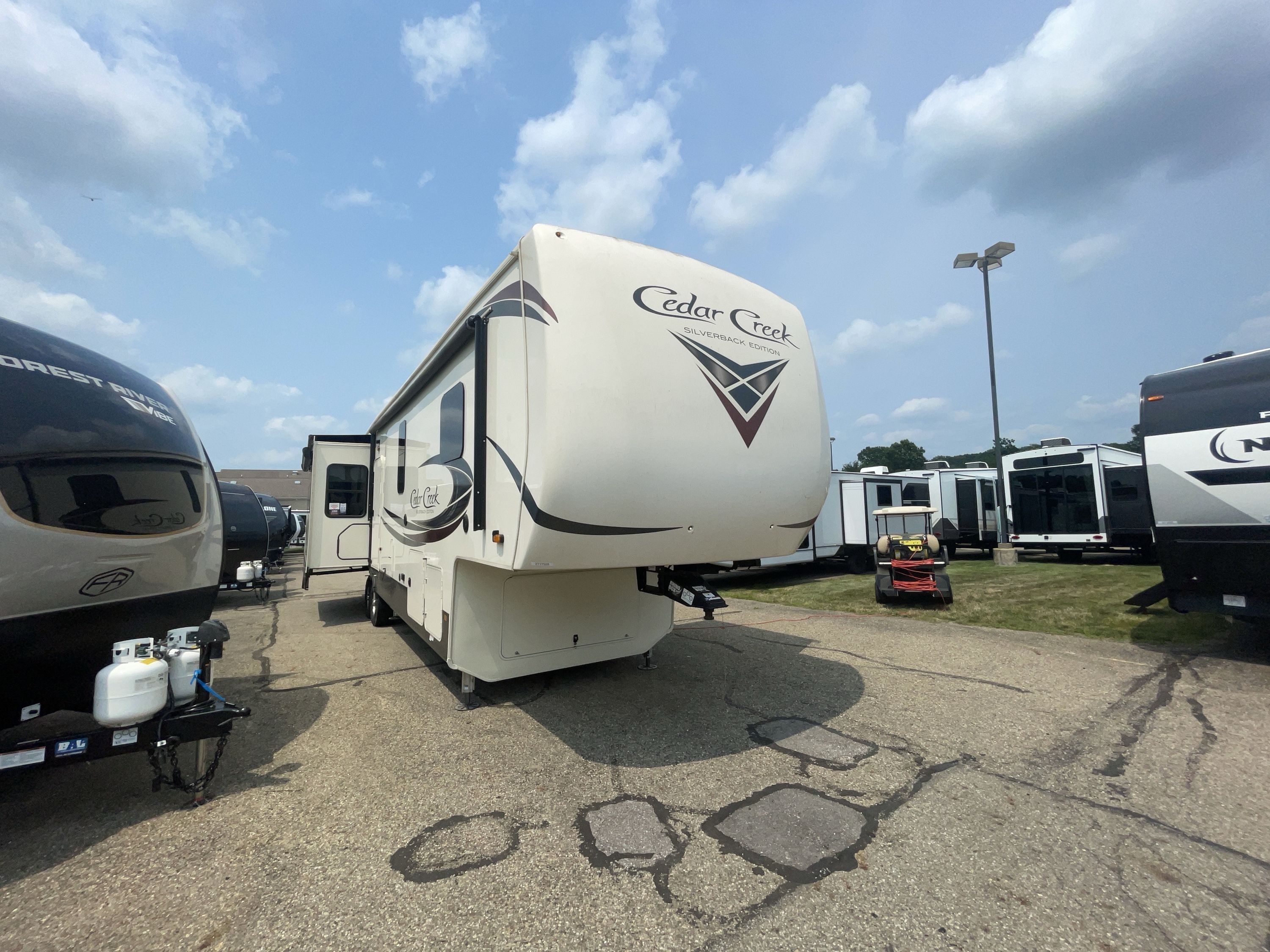 2021 Forest River CEDAR CREEK SILVERBACK 37MBH in akron OH