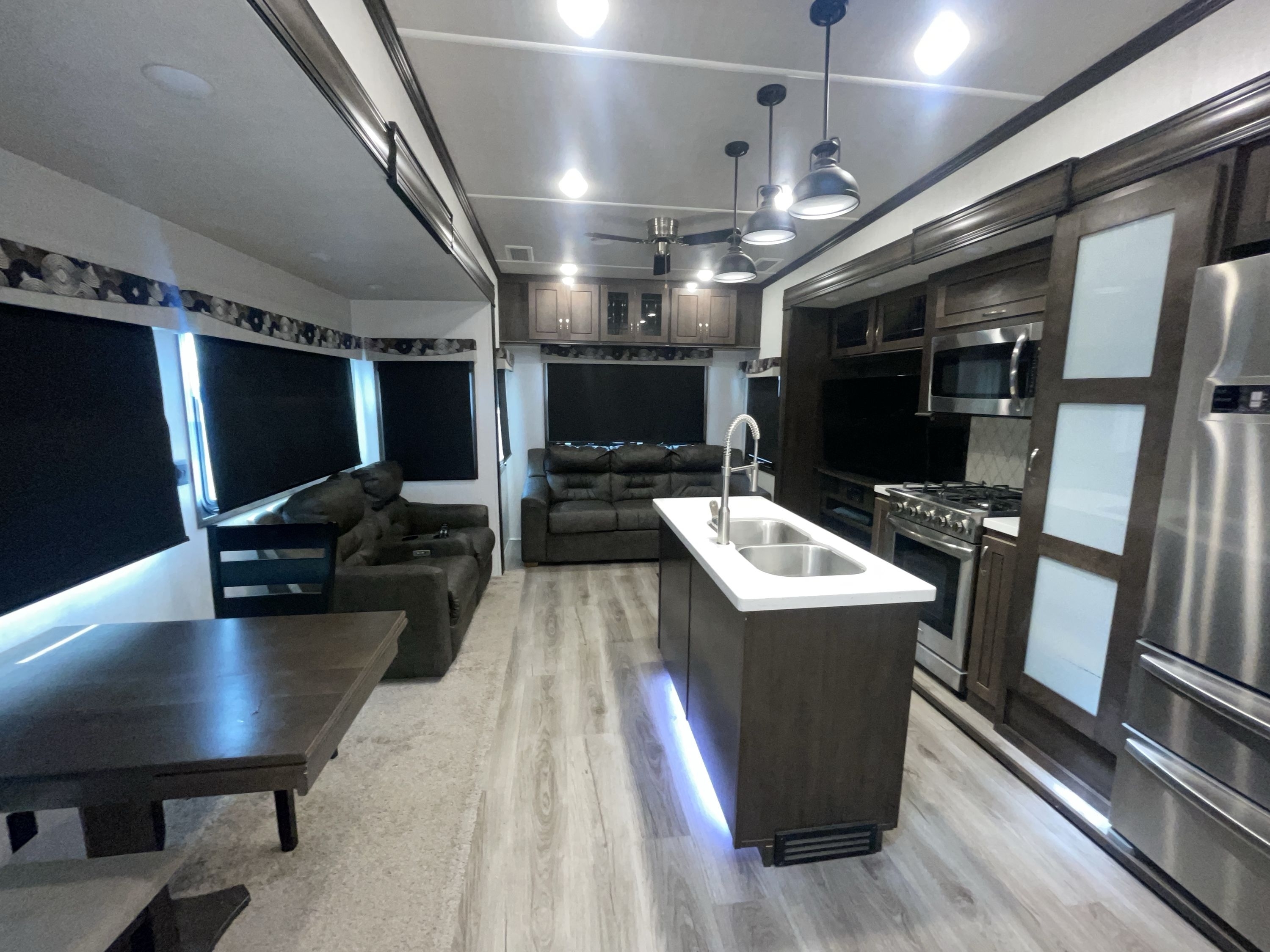2021 Forest River CEDAR CREEK SILVERBACK 37MBH in akron OH
