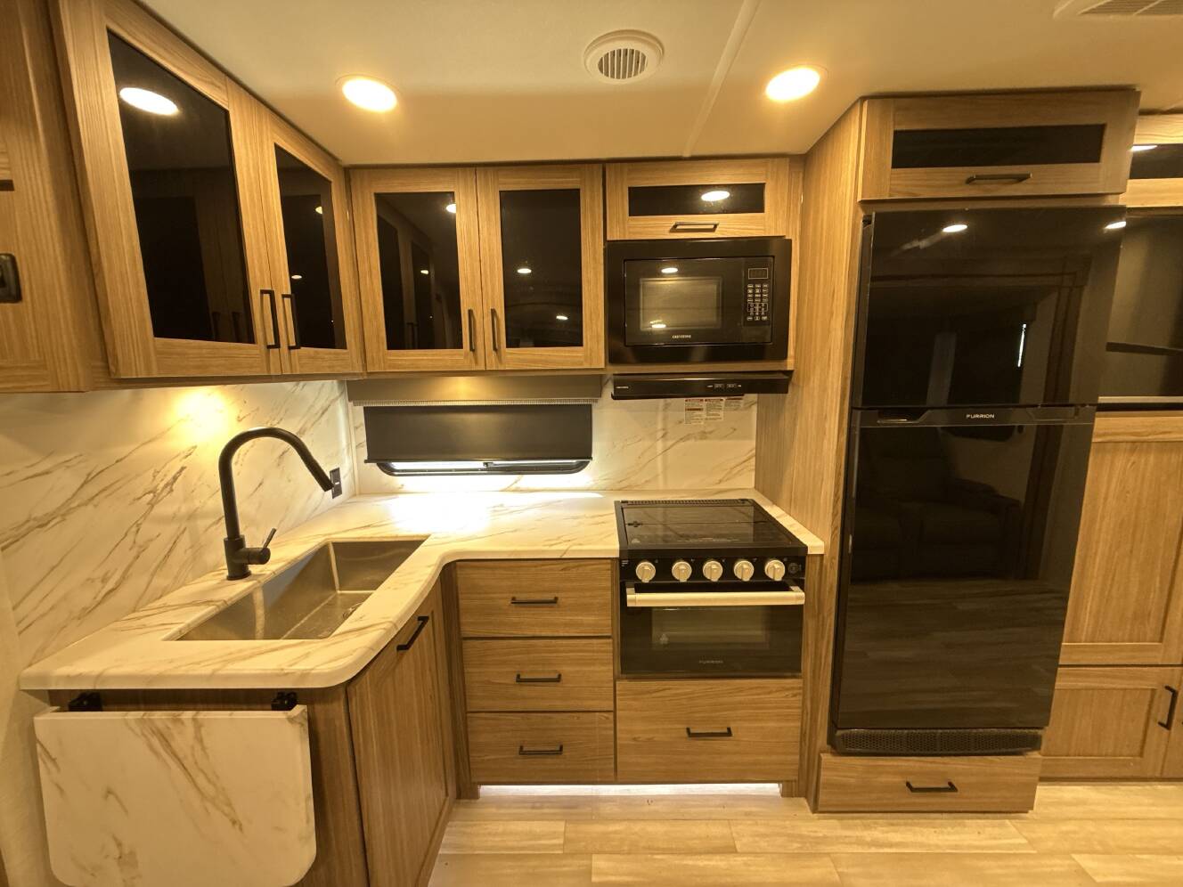 A photo of this 2024 Alliance DELTA 281BH